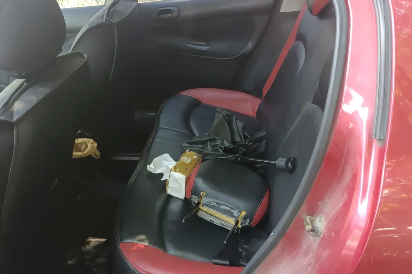 2011 Peugeot 207 1.4L 76HP L4 5MT,autocango,china used car exporter,china ev exporter,chinese used car exporter,chinese used ev exporter