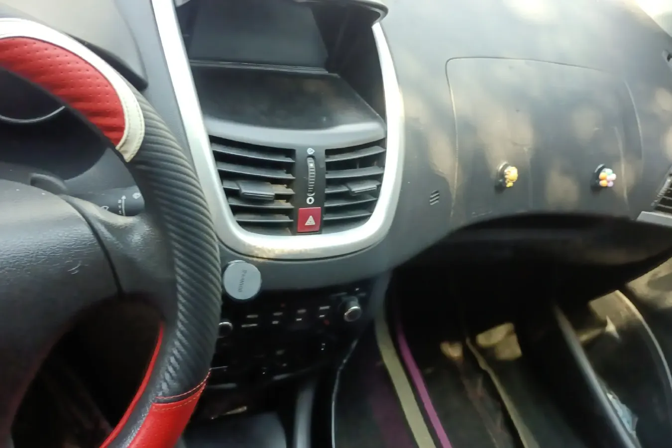 2011 Peugeot 207 1.4L 76HP L4 5MT,autocango,china used car exporter,china ev exporter,chinese used car exporter,chinese used ev exporter