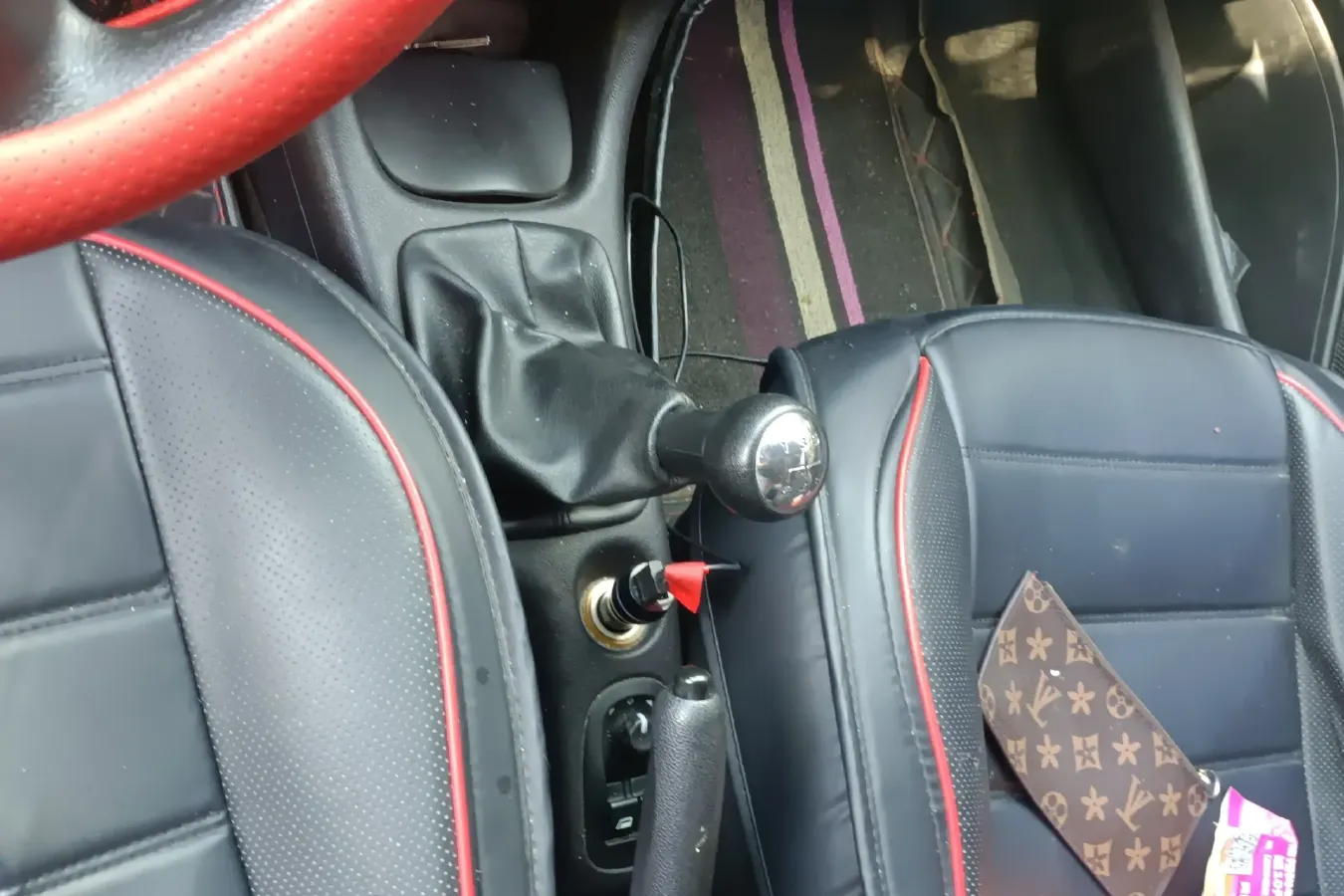 2011 Peugeot 207 1.4L 76HP L4 5MT,autocango,china used car exporter,china ev exporter,chinese used car exporter,chinese used ev exporter