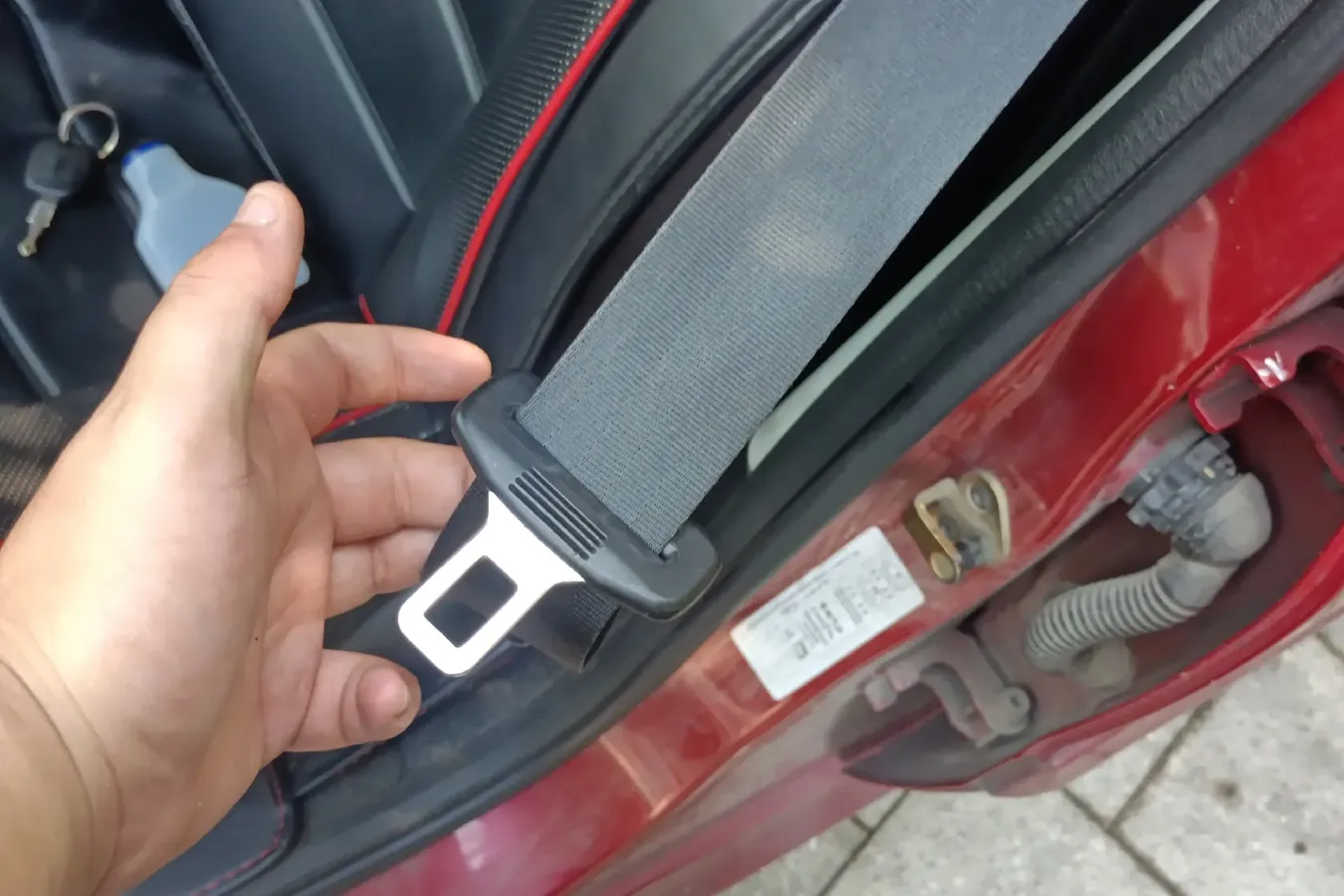 2011 Peugeot 207 1.4L 76HP L4 5MT,autocango,china used car exporter,china ev exporter,chinese used car exporter,chinese used ev exporter