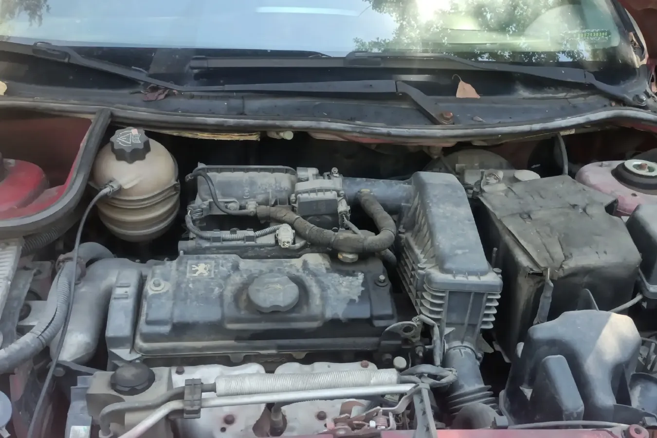 2011 Peugeot 207 1.4L 76HP L4 5MT,autocango,china used car exporter,china ev exporter,chinese used car exporter,chinese used ev exporter