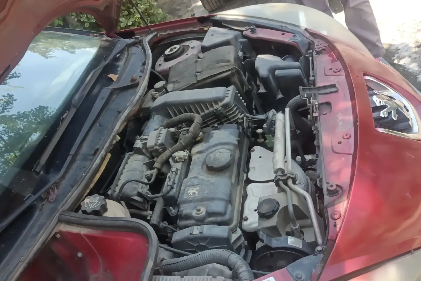 2011 Peugeot 207 1.4L 76HP L4 5MT,autocango,china used car exporter,china ev exporter,chinese used car exporter,chinese used ev exporter