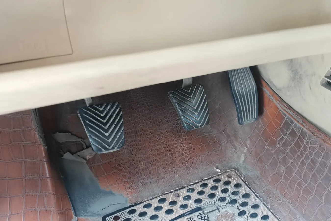 2011 Hyundai Accent 1.4L 95HP L4 5MT,autocango,china used car exporter,china ev exporter,chinese used car exporter,chinese used ev exporter