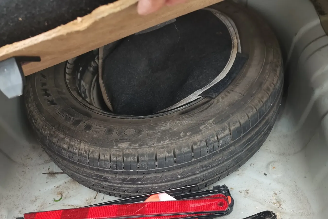 2011 Hyundai Accent 1.4L 95HP L4 5MT,autocango,china used car exporter,china ev exporter,chinese used car exporter,chinese used ev exporter