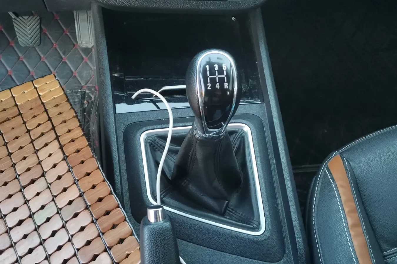 2019 Zotye T300 1.5L 112HP L4 5MT,autocango,china used car exporter,china ev exporter,chinese used car exporter,chinese used ev exporter