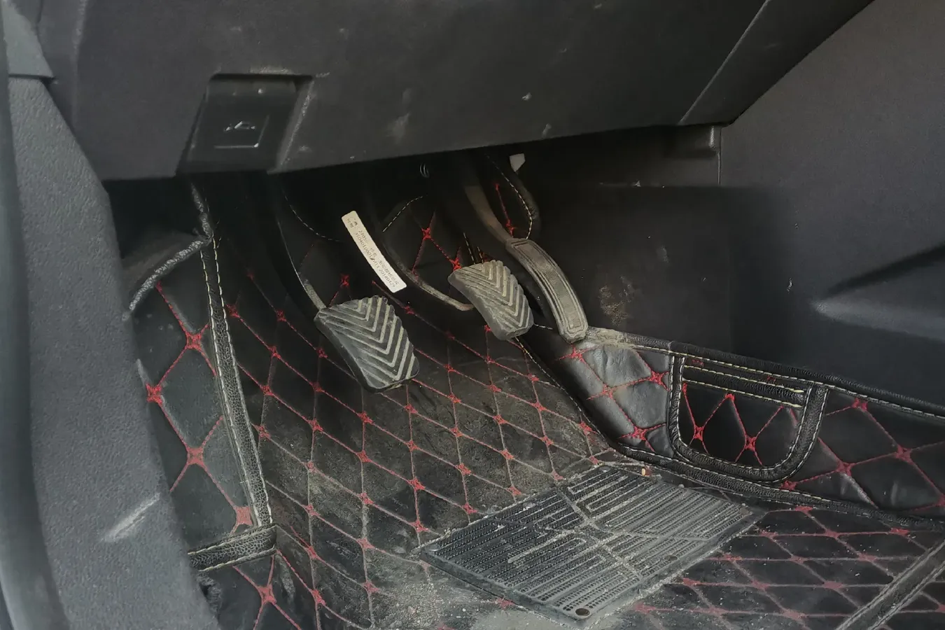 2019 Zotye T300 1.5L 112HP L4 5MT,autocango,china used car exporter,china ev exporter,chinese used car exporter,chinese used ev exporter