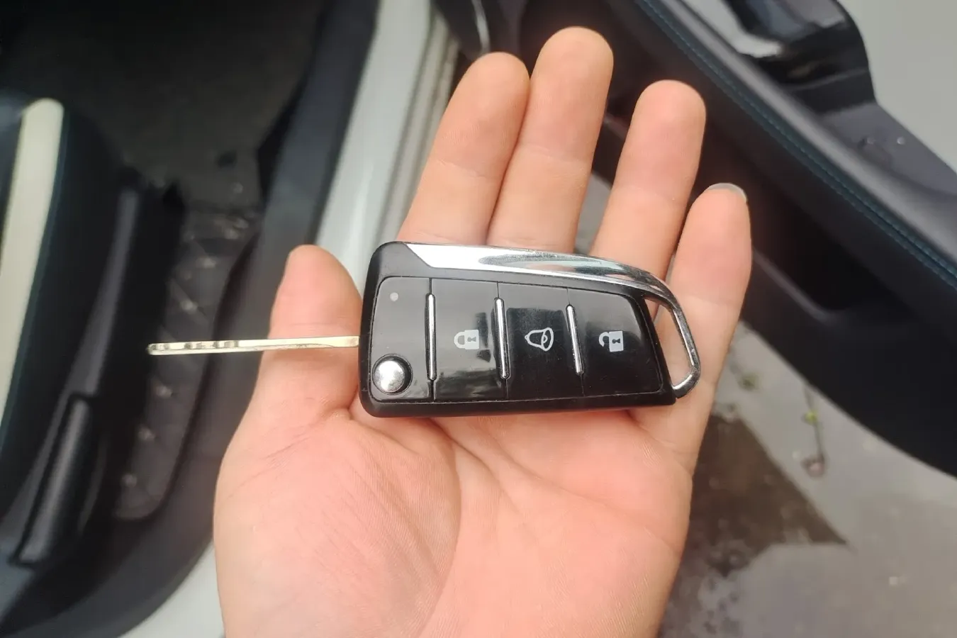 2019 JAC iEV7 BEV 35.2KWH,autocango,china used car exporter,china ev exporter,chinese used car exporter,chinese used ev exporter