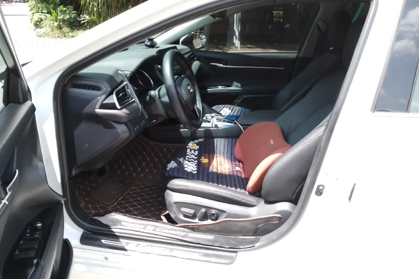 2021 Toyota Camry 2.5L 178HP L4 E-CVT Hybrid,autocango,china used car exporter,china ev exporter,chinese used car exporter,chinese used ev exporter