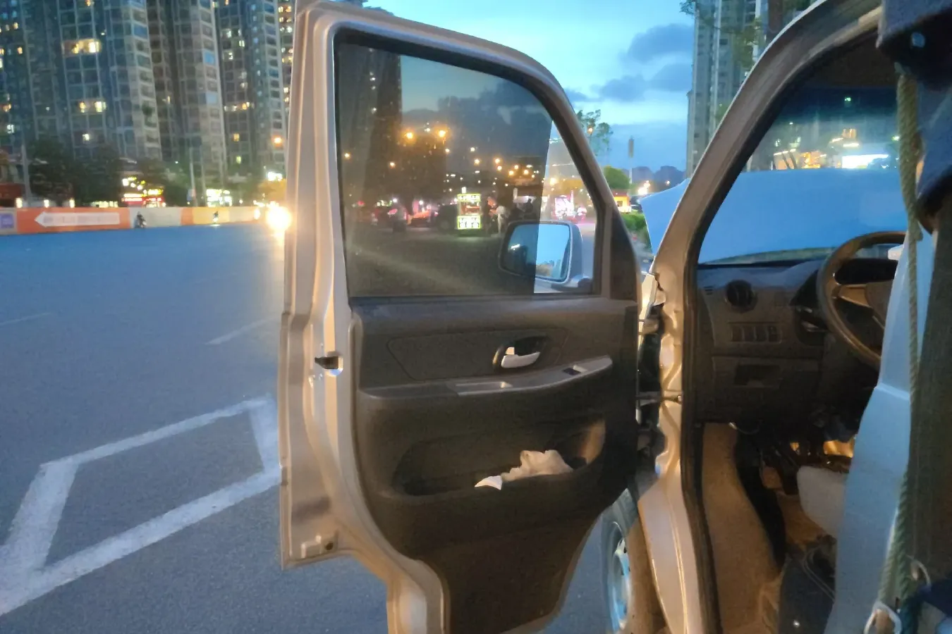 2019 DongFeng DFSK C35 1.5L 112HP L4 5MT,autocango,china used car exporter,china ev exporter,chinese used car exporter,chinese used ev exporter