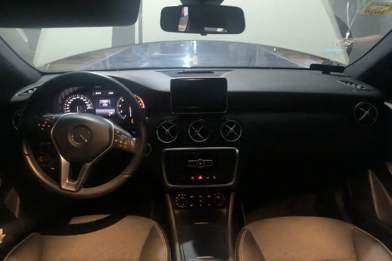 2013 Mercedes-Benz A Class 1.6T 122HP L4 7DCT,autocango,china used car exporter,china ev exporter,chinese used car exporter,chinese used ev exporter