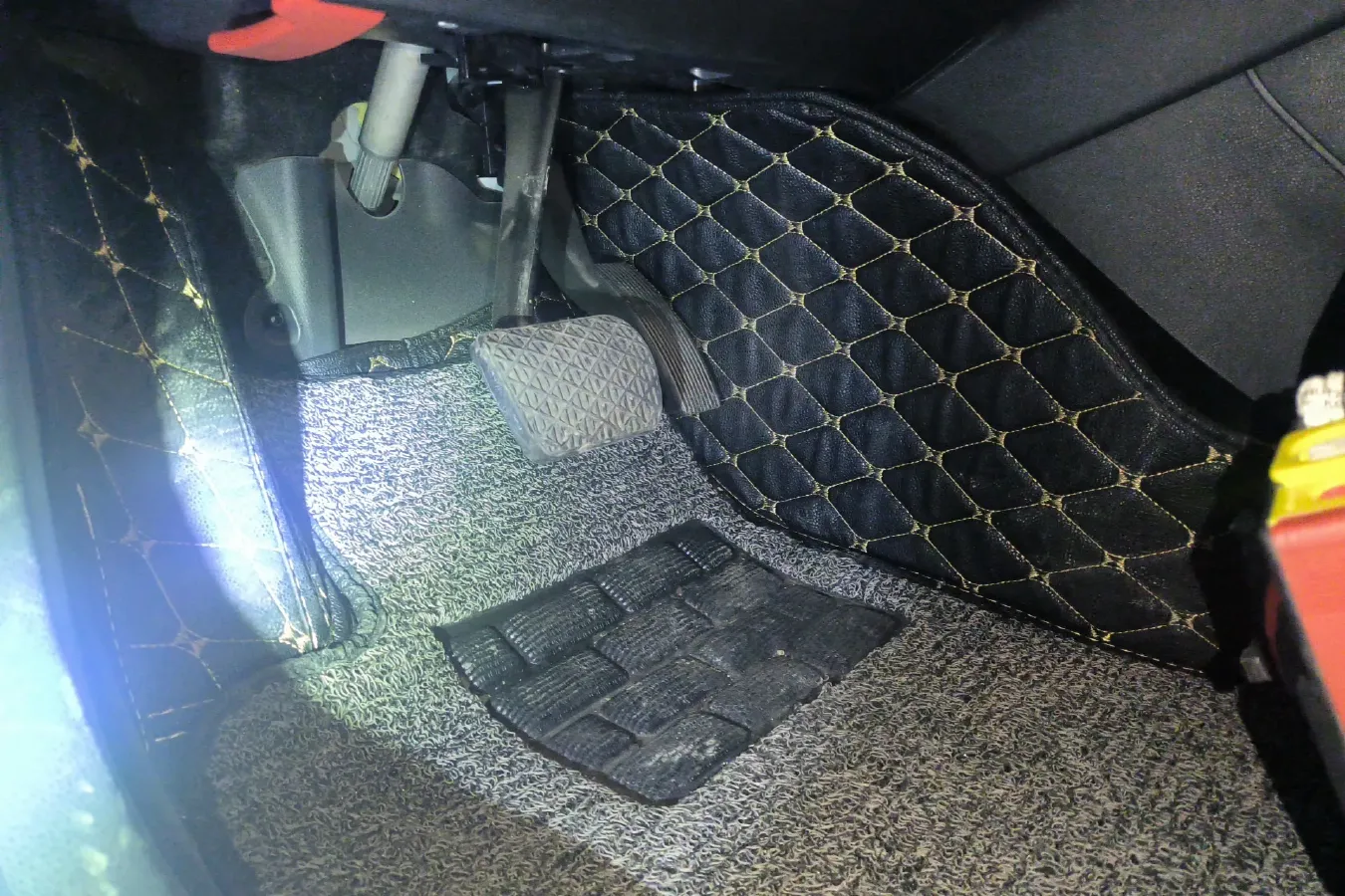 2013 Mercedes-Benz A Class 1.6T 122HP L4 7DCT,autocango,china used car exporter,china ev exporter,chinese used car exporter,chinese used ev exporter