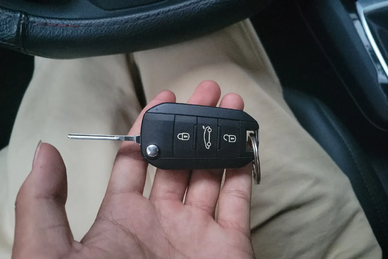 2014 Peugeot 408 1.8L 139HP L4 5MT,autocango,china used car exporter,china ev exporter,chinese used car exporter,chinese used ev exporter