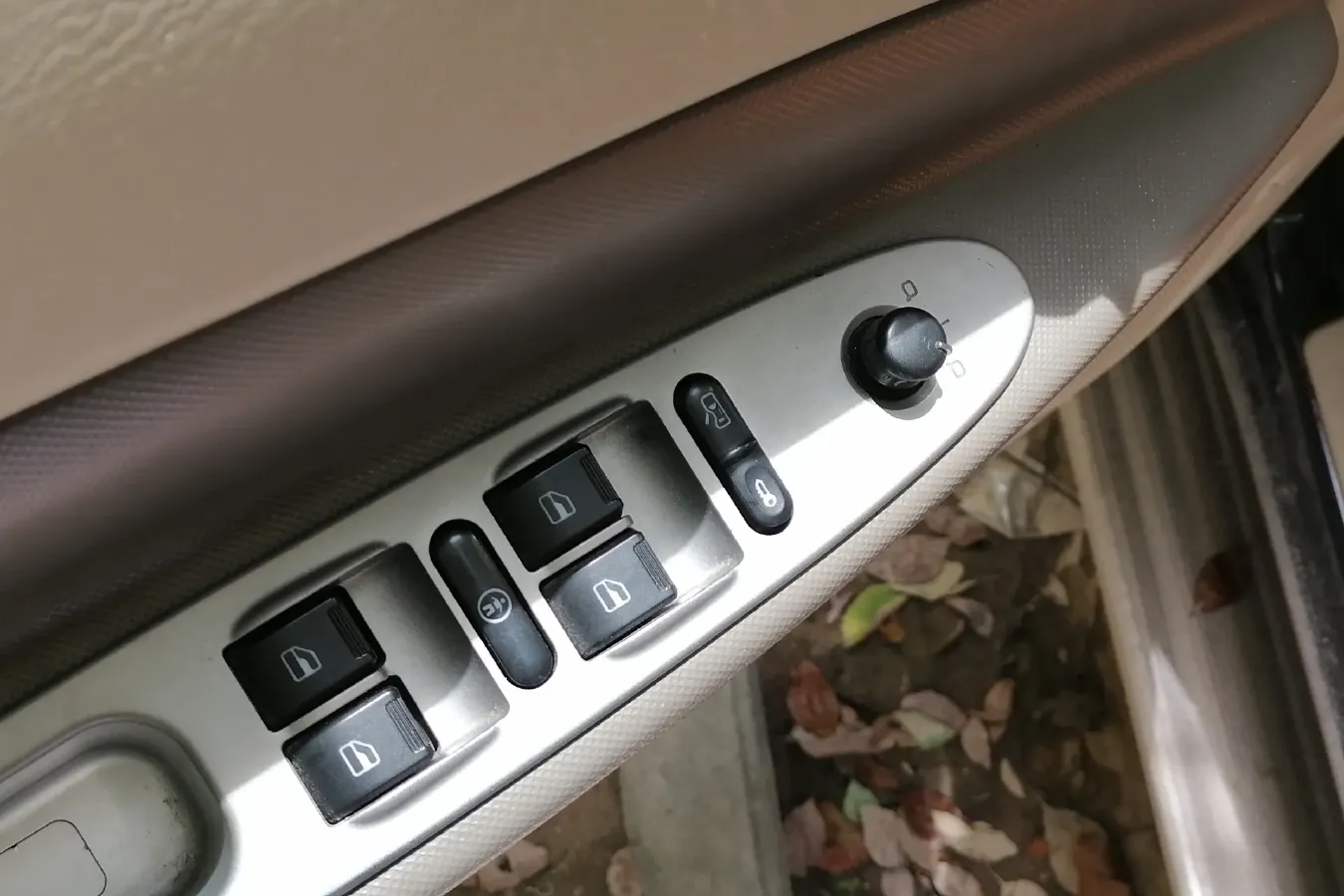 2012 Chery Tiggo 1.6L 119HP L4 5MT,autocango,china used car exporter,china ev exporter,chinese used car exporter,chinese used ev exporter