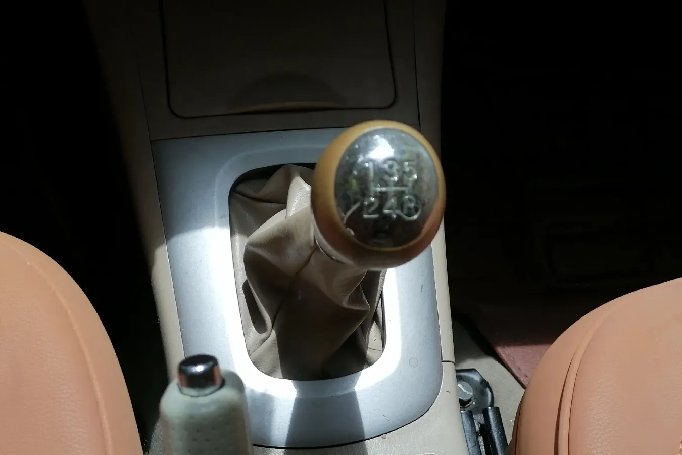 2012 Chery Tiggo 1.6L 119HP L4 5MT,autocango,china used car exporter,china ev exporter,chinese used car exporter,chinese used ev exporter