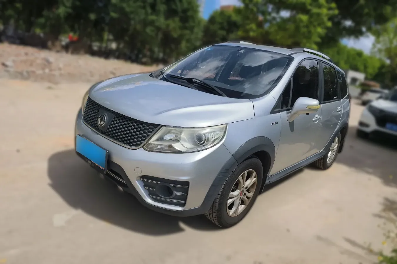 2014 DongFeng Forthing Joyear X3 1.5L 120HP L4 5MT,autocango,china used car exporter,china ev exporter,chinese used car exporter,chinese used ev exporter