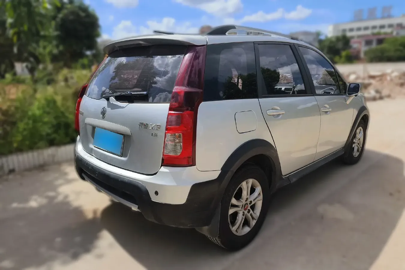 2014 DongFeng Forthing Joyear X3 1.5L 120HP L4 5MT,autocango,china used car exporter,china ev exporter,chinese used car exporter,chinese used ev exporter