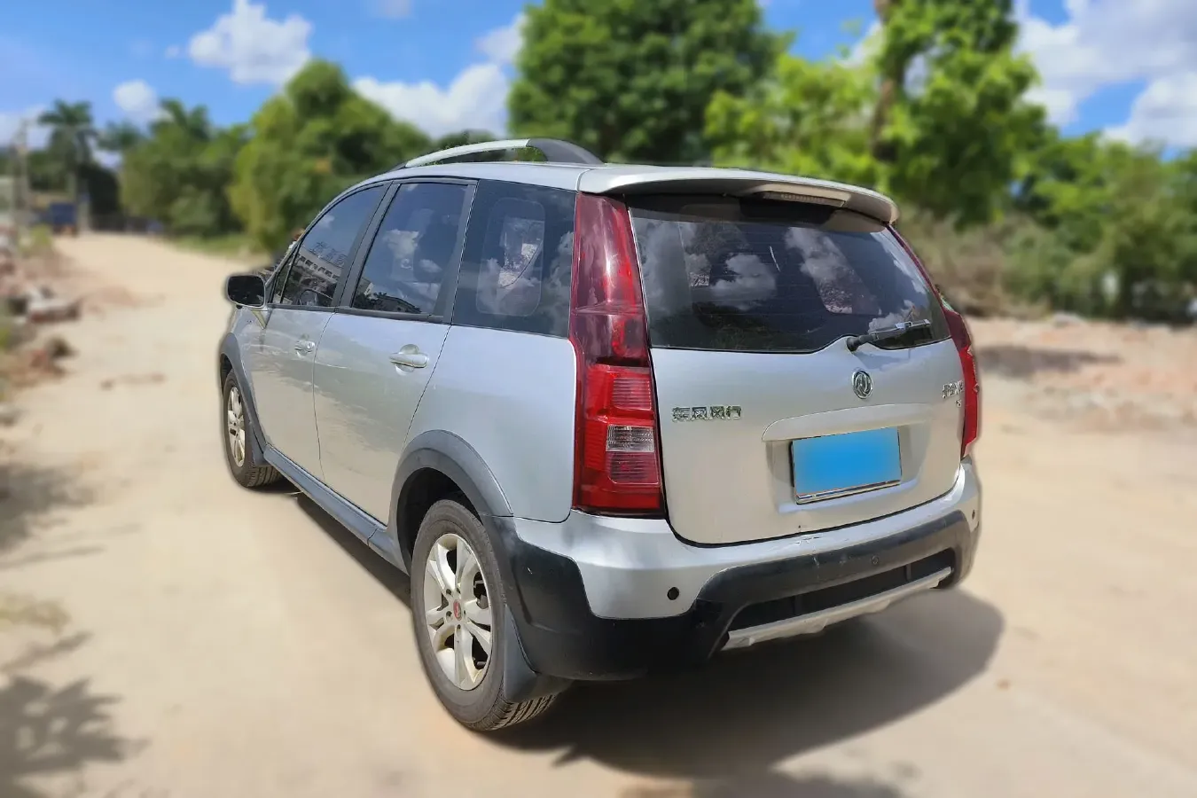 2014 DongFeng Forthing Joyear X3 1.5L 120HP L4 5MT,autocango,china used car exporter,china ev exporter,chinese used car exporter,chinese used ev exporter