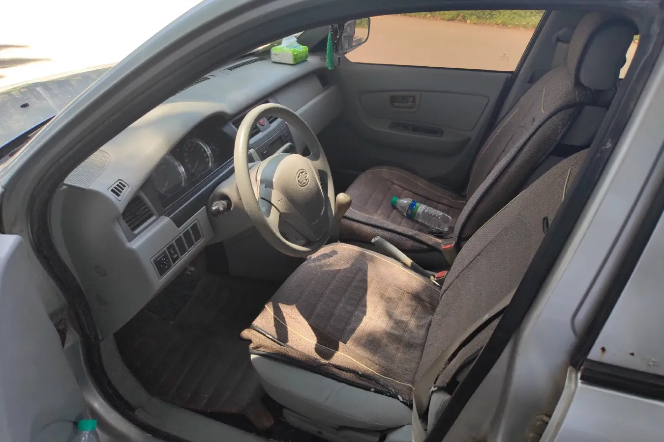 2013 FAW XiaLi N5 1.3L 91HP L4 5MT,autocango,china used car exporter,china ev exporter,chinese used car exporter,chinese used ev exporter