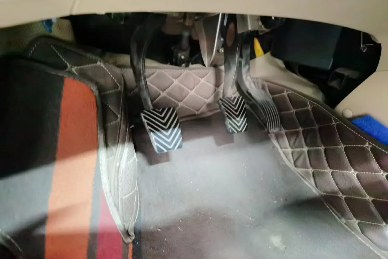 2013 Brilliance Auto H330 1.5L 105HP L4 5MT,autocango,china used car exporter,china ev exporter,chinese used car exporter,chinese used ev exporter