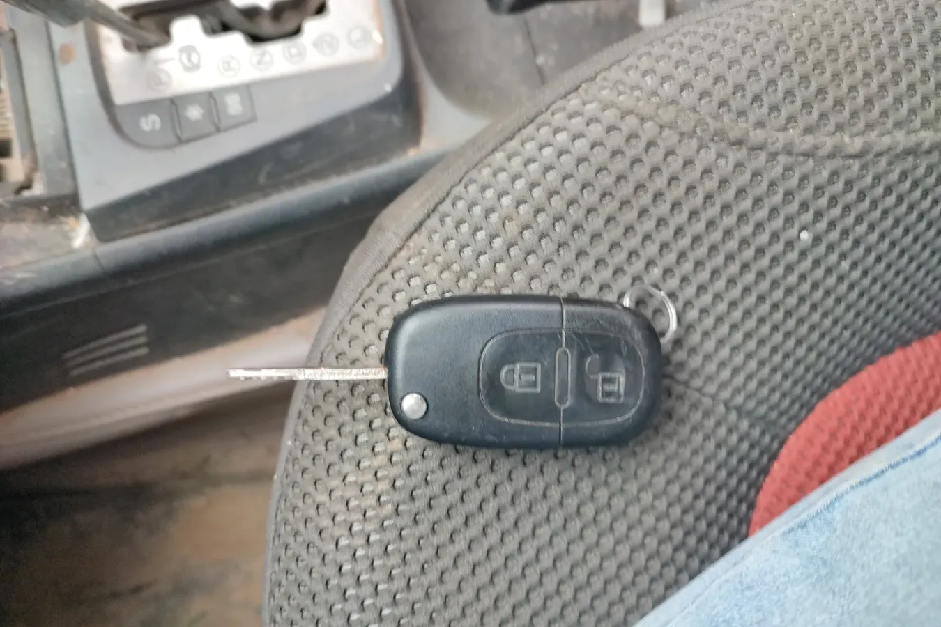 2011 DongFeng Aeolus H30 1.6L 106HP L4 4AT,autocango,china used car exporter,china ev exporter,chinese used car exporter,chinese used ev exporter