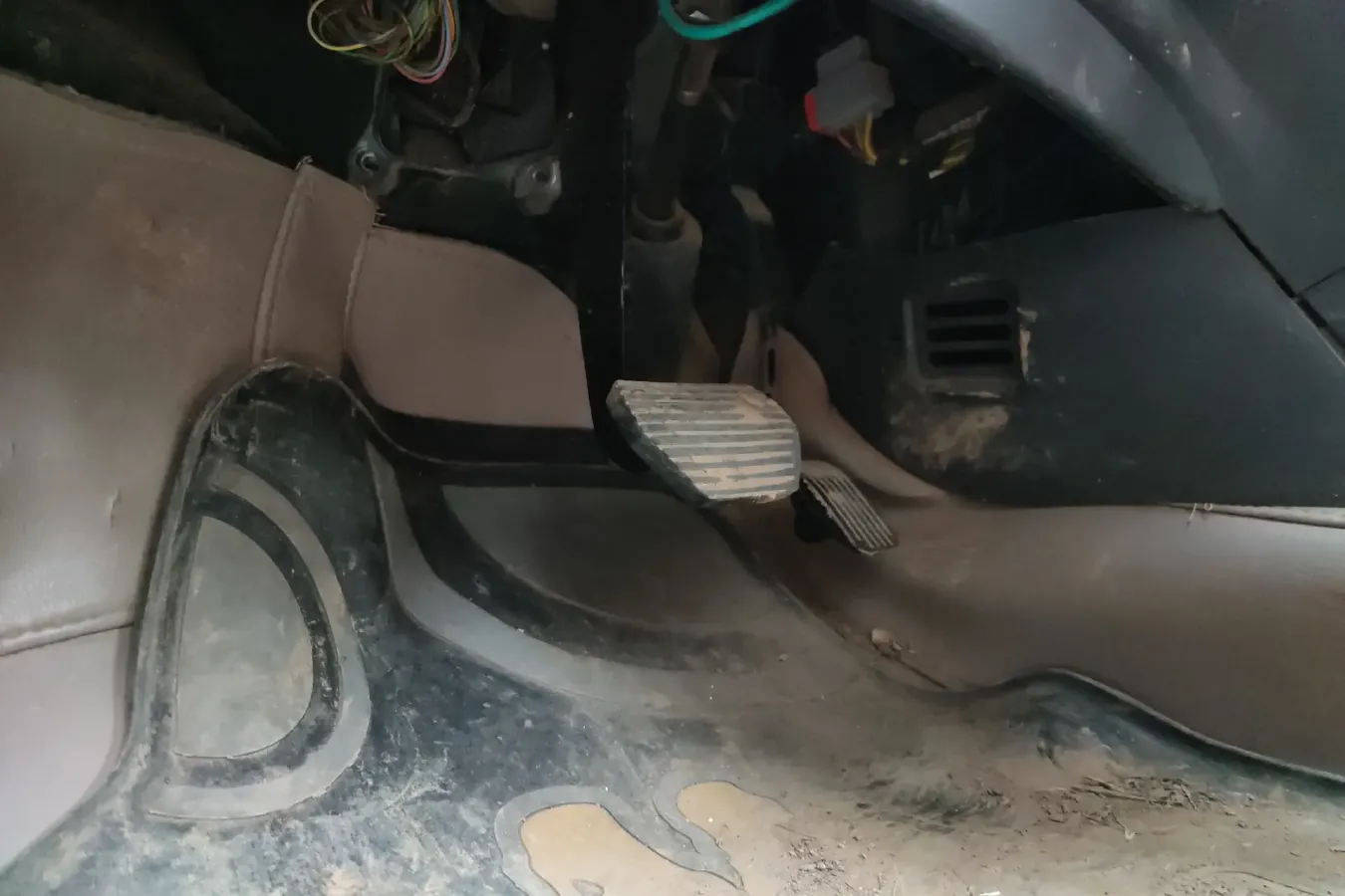 2011 DongFeng Aeolus H30 1.6L 106HP L4 4AT,autocango,china used car exporter,china ev exporter,chinese used car exporter,chinese used ev exporter