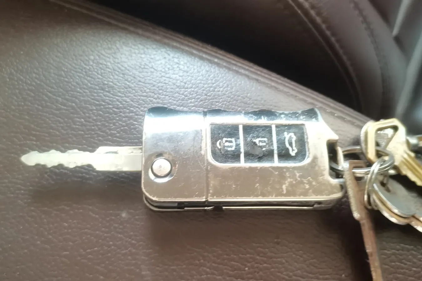 2016 HaiMa V70 1.5T 156HP L4 6AT,autocango,china used car exporter,china ev exporter,chinese used car exporter,chinese used ev exporter