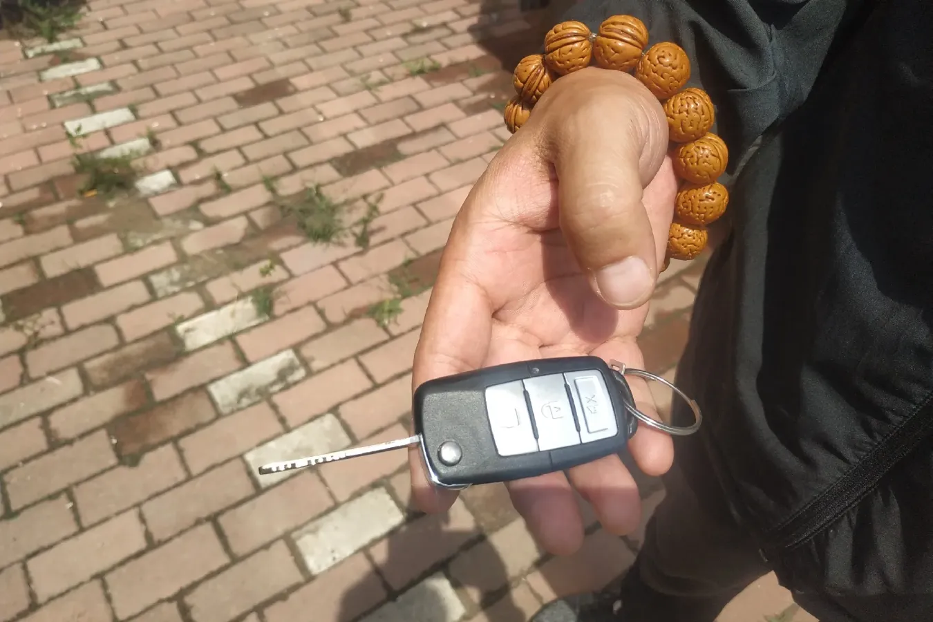 2015 Leopaard Q6 2.4L 147HP L4 5MT,autocango,china used car exporter,china ev exporter,chinese used car exporter,chinese used ev exporter