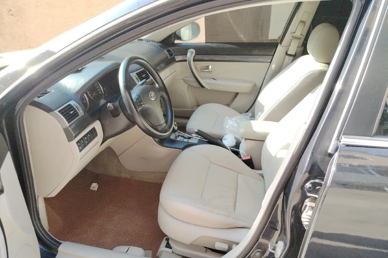 2010 Bestune B70 2.0L 146HP L4 5AT,autocango,china used car exporter,china ev exporter,chinese used car exporter,chinese used ev exporter