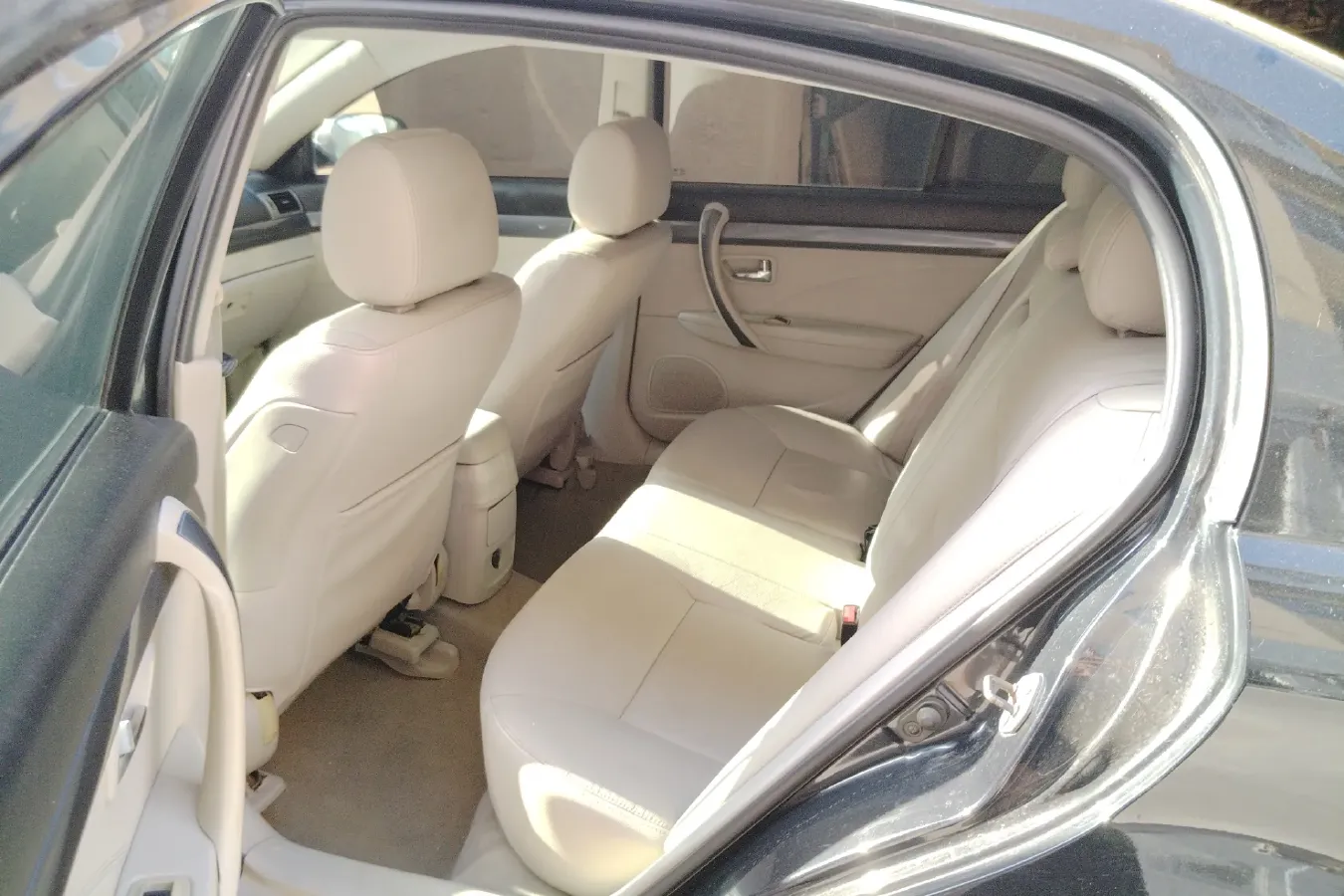 2010 Bestune B70 2.0L 146HP L4 5AT,autocango,china used car exporter,china ev exporter,chinese used car exporter,chinese used ev exporter