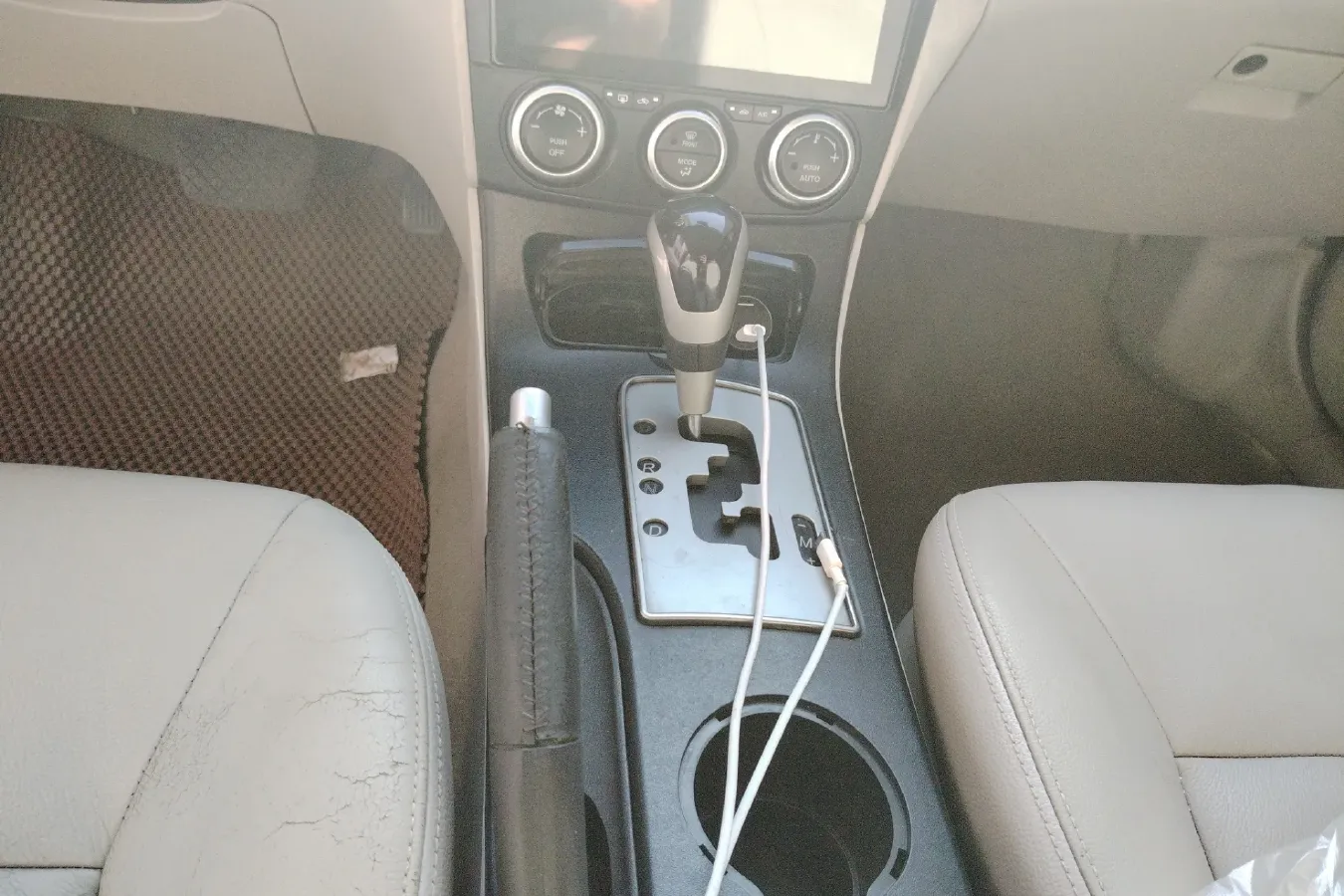 2010 Bestune B70 2.0L 146HP L4 5AT,autocango,china used car exporter,china ev exporter,chinese used car exporter,chinese used ev exporter