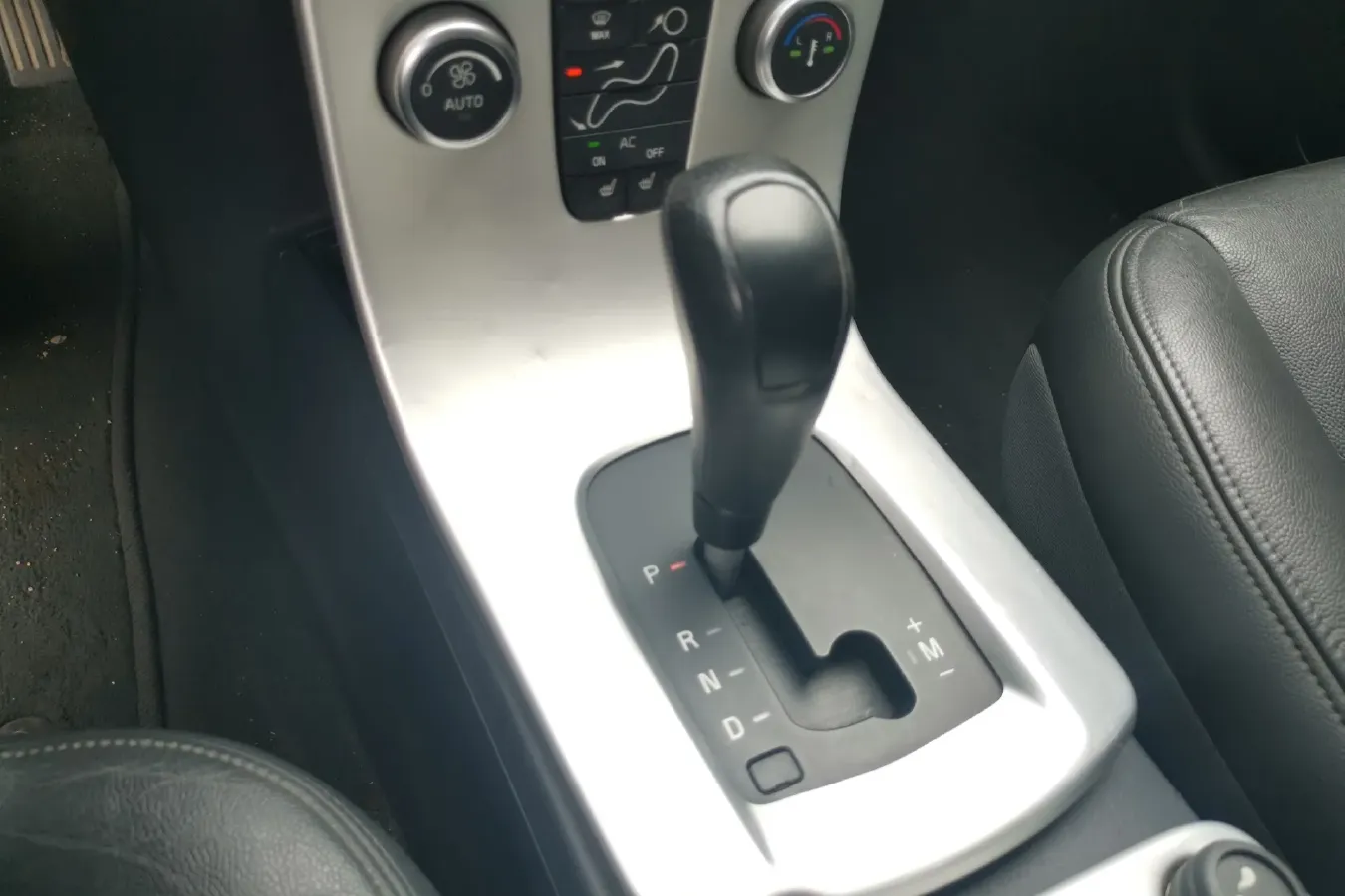 2013 Volvo C30 2.0L 145HP L4 6DCT,autocango,china used car exporter,china ev exporter,chinese used car exporter,chinese used ev exporter