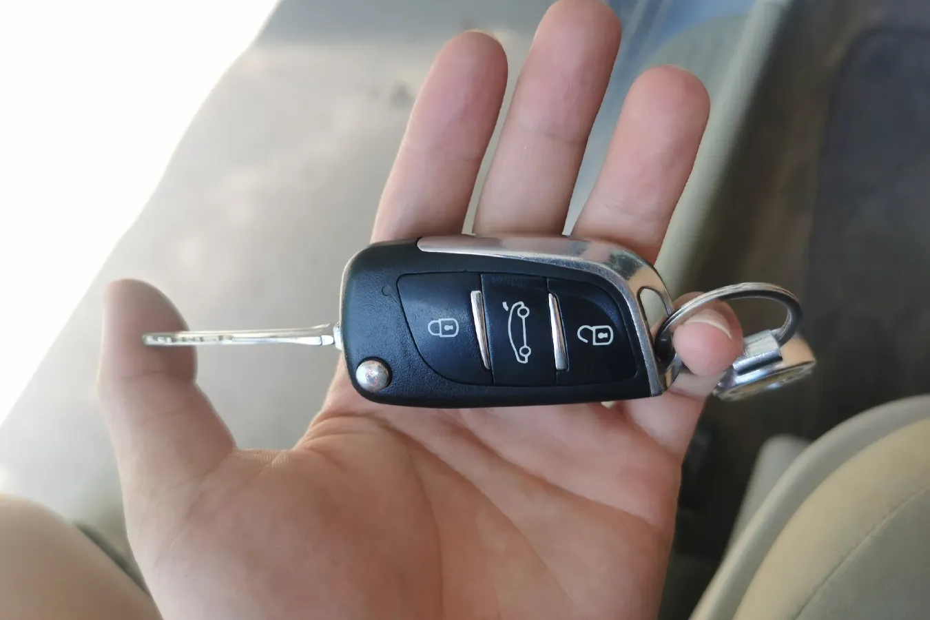 2012 Soueast V3 1.5L 120HP L4 5MT,autocango,china used car exporter,china ev exporter,chinese used car exporter,chinese used ev exporter