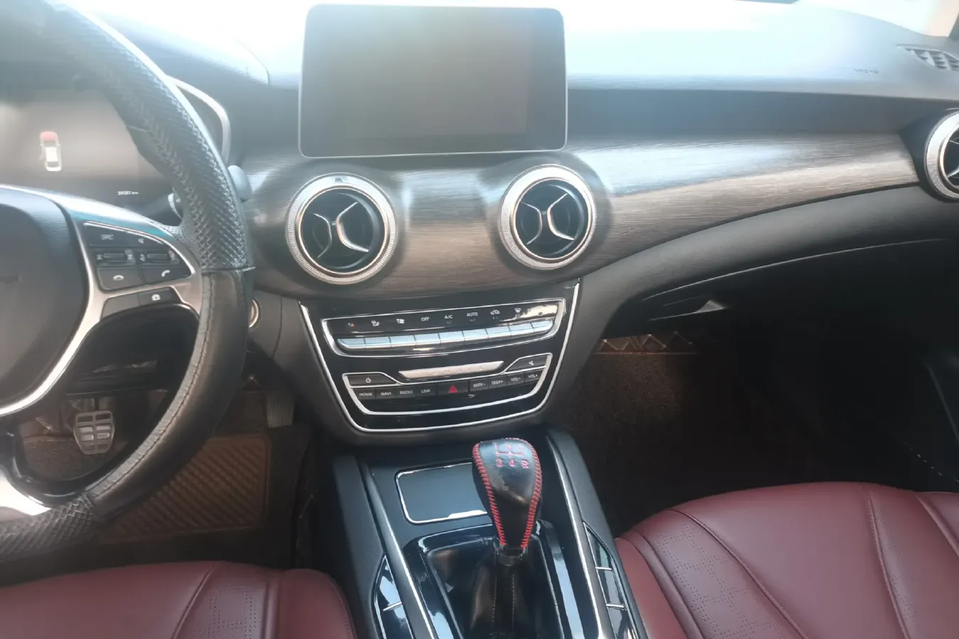 2018 BeiJing Auto Senova D50 1.5L 116HP L4 5MT,autocango,china used car exporter,china ev exporter,chinese used car exporter,chinese used ev exporter