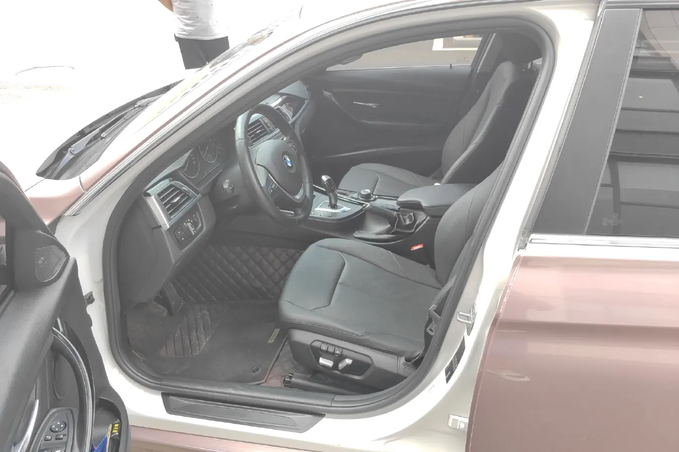 2017 BMW 3 Series 2.0T 184HP L4 8AT,autocango,china used car exporter,china ev exporter,chinese used car exporter,chinese used ev exporter