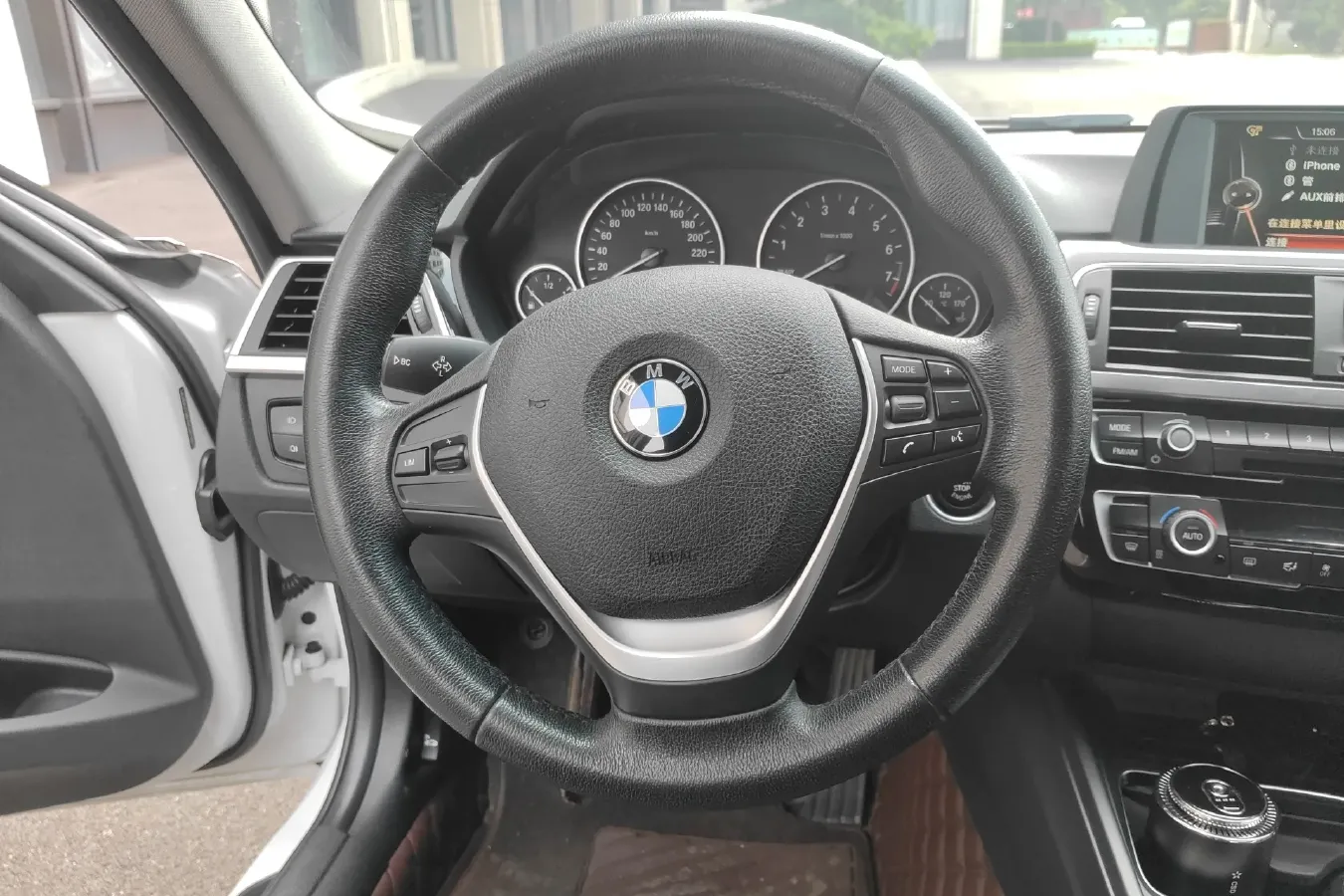 2017 BMW 3 Series 2.0T 184HP L4 8AT,autocango,china used car exporter,china ev exporter,chinese used car exporter,chinese used ev exporter