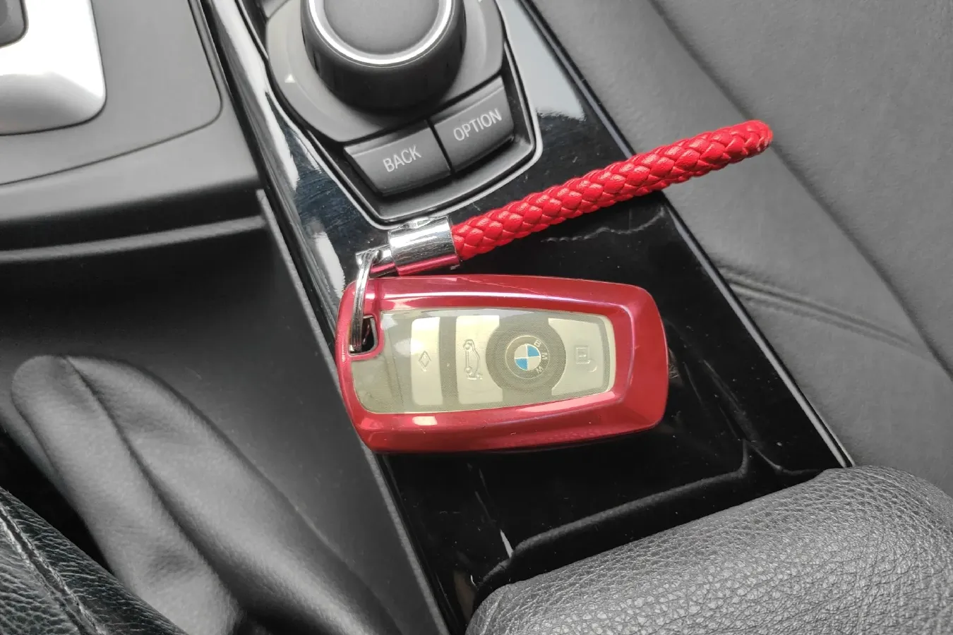 2017 BMW 3 Series 2.0T 184HP L4 8AT,autocango,china used car exporter,china ev exporter,chinese used car exporter,chinese used ev exporter