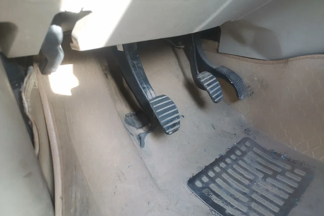 2012 DongFeng Forthing Joyear 1.5L 120HP L4 5MT,autocango,china used car exporter,china ev exporter,chinese used car exporter,chinese used ev exporter