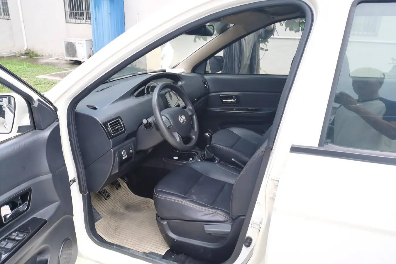 2015 LiFan LeTu 1.2L 84HP L4 5MT,autocango,china used car exporter,china ev exporter,chinese used car exporter,chinese used ev exporter