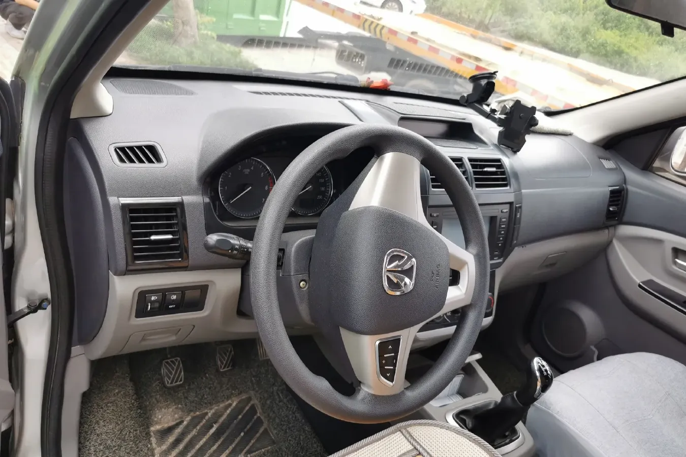 2014 BAIC WeiWang M20 1.5L 106HP L4 5MT,autocango,china used car exporter,china ev exporter,chinese used car exporter,chinese used ev exporter