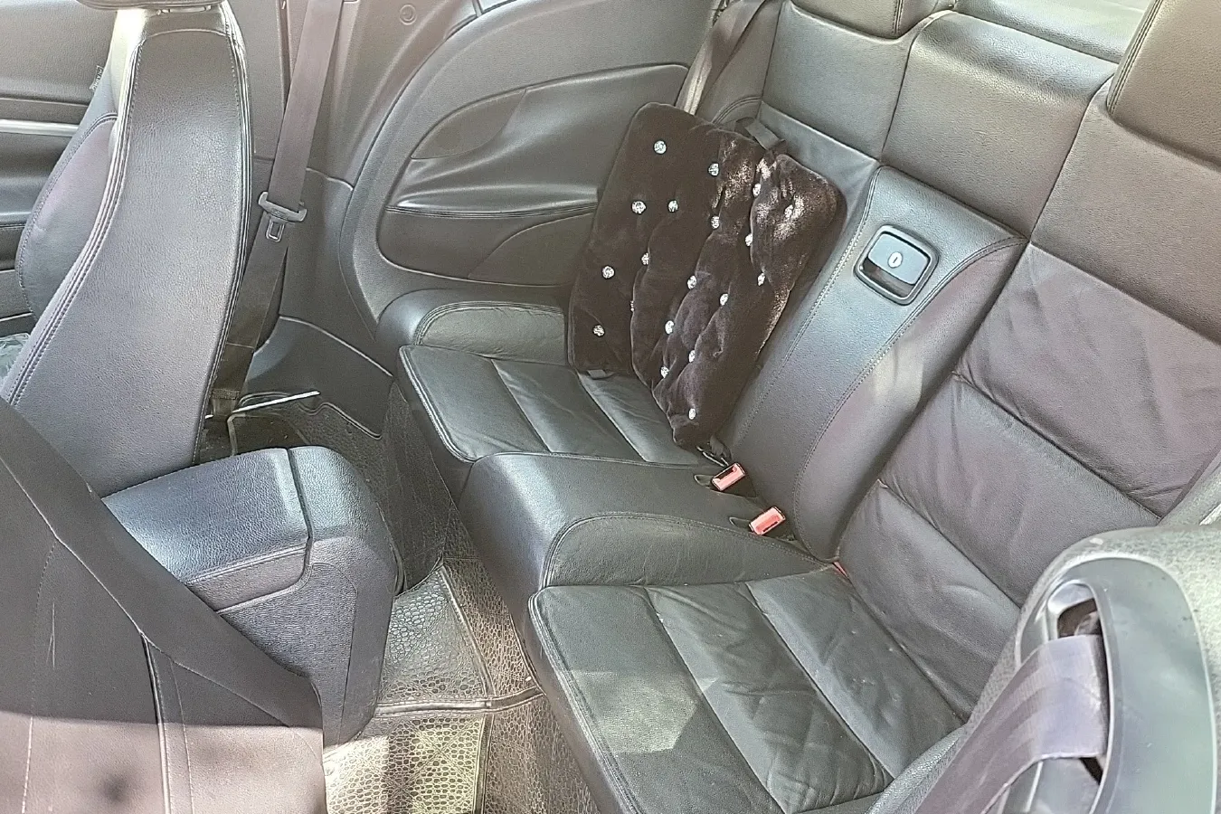 2010 Volkswagen Eos 2.0T 200HP L4 6DCT,autocango,china used car exporter,china ev exporter,chinese used car exporter,chinese used ev exporter