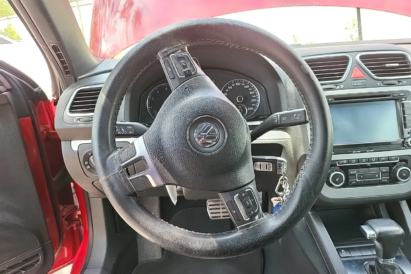 2010 Volkswagen Eos 2.0T 200HP L4 6DCT,autocango,china used car exporter,china ev exporter,chinese used car exporter,chinese used ev exporter