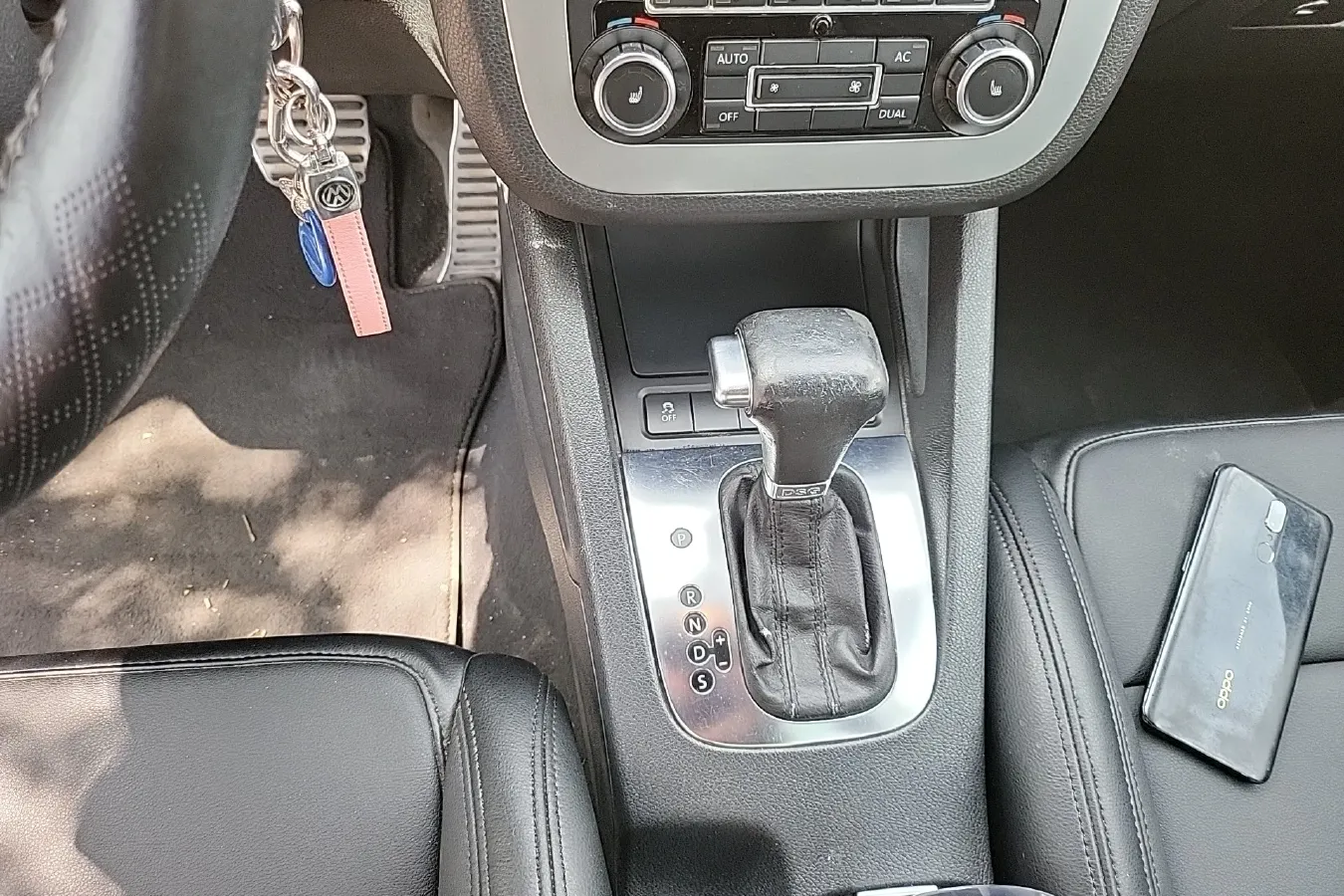 2010 Volkswagen Eos 2.0T 200HP L4 6DCT,autocango,china used car exporter,china ev exporter,chinese used car exporter,chinese used ev exporter