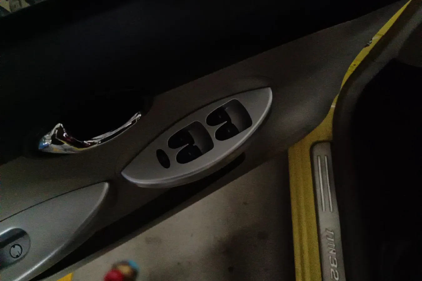 2010 LiFan 320 1.3L 88HP L4 5MT,autocango,china used car exporter,china ev exporter,chinese used car exporter,chinese used ev exporter