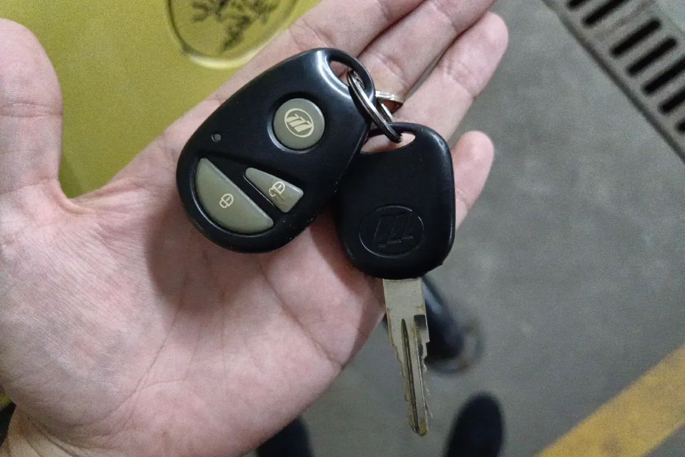 2010 LiFan 320 1.3L 88HP L4 5MT,autocango,china used car exporter,china ev exporter,chinese used car exporter,chinese used ev exporter