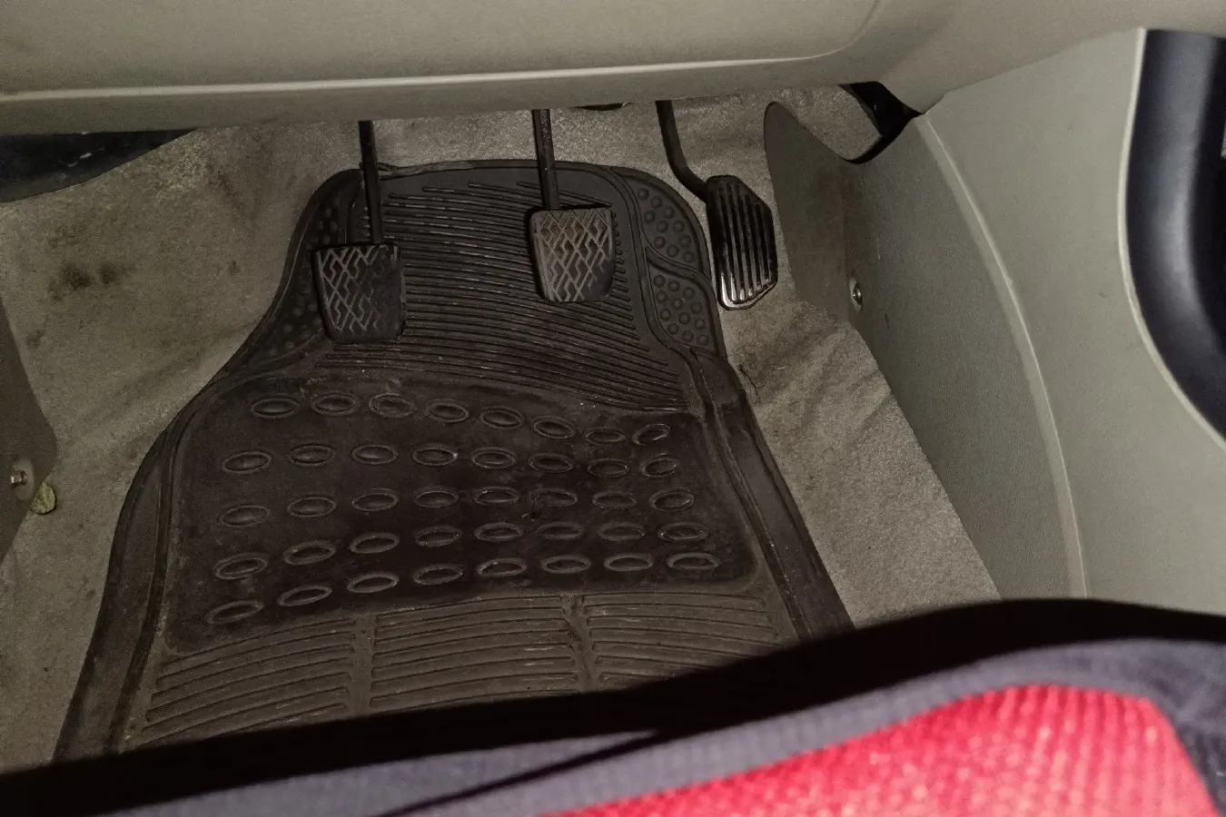 2010 LiFan 320 1.3L 88HP L4 5MT,autocango,china used car exporter,china ev exporter,chinese used car exporter,chinese used ev exporter