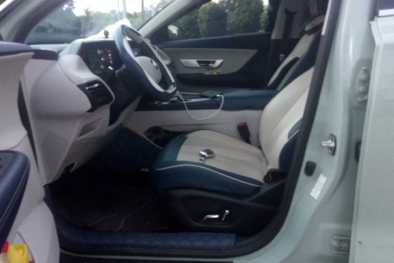 2022 DongFeng Aeolus HaoJi 1.5T 177HP L4 E-CVT Hybrid,autocango,china used car exporter,china ev exporter,chinese used car exporter,chinese used ev exporter