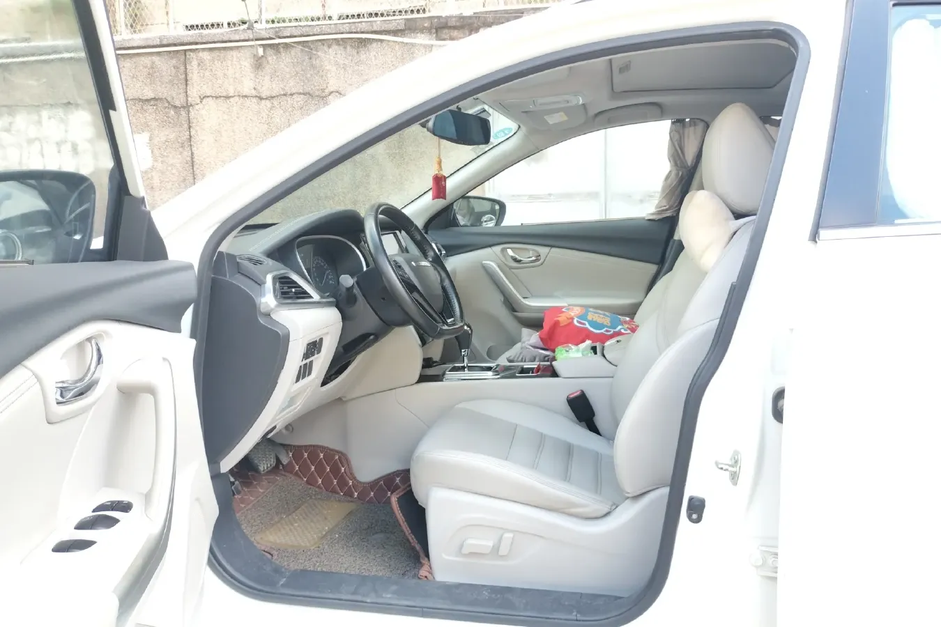 2017 Venucia T90 2.0L 144HP L4 CVT,autocango,china used car exporter,china ev exporter,chinese used car exporter,chinese used ev exporter