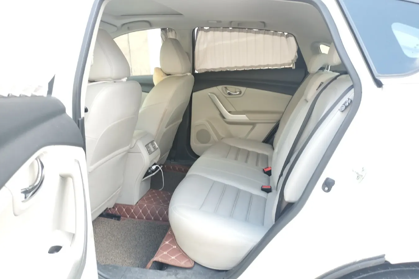 2017 Venucia T90 2.0L 144HP L4 CVT,autocango,china used car exporter,china ev exporter,chinese used car exporter,chinese used ev exporter