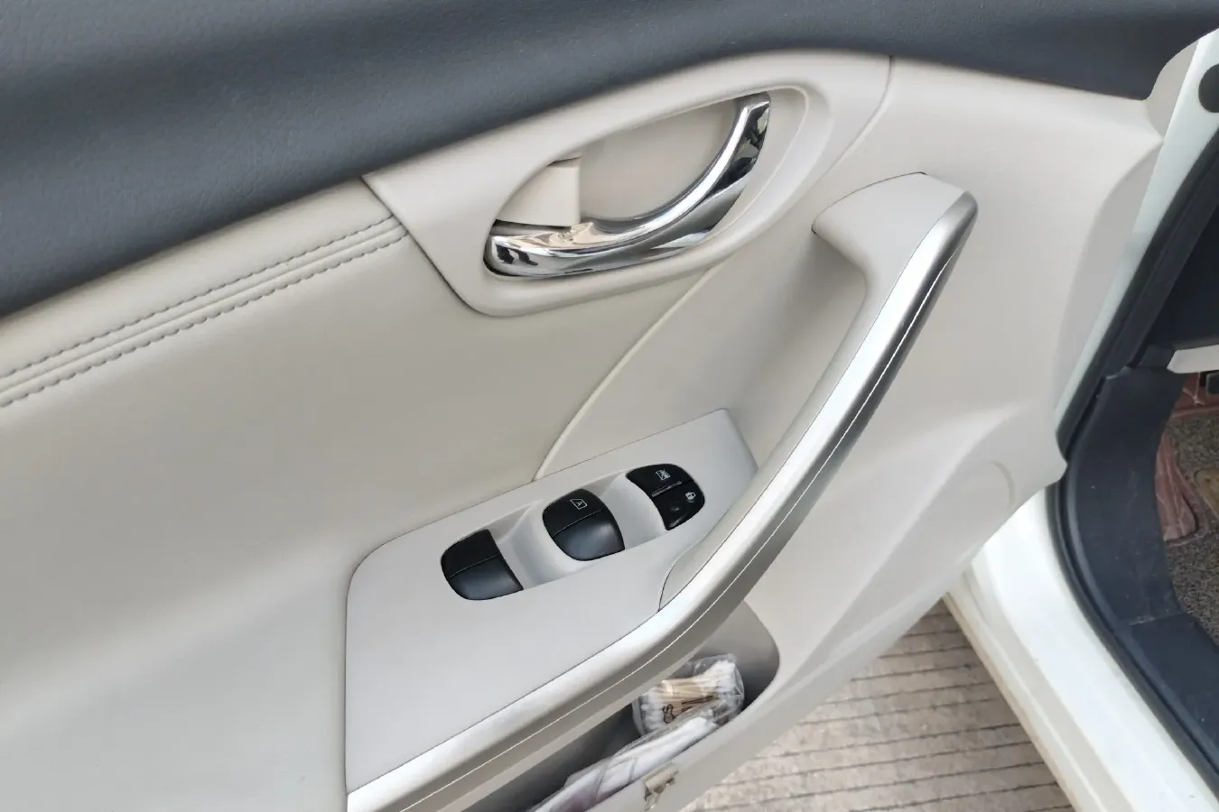 2017 Venucia T90 2.0L 144HP L4 CVT,autocango,china used car exporter,china ev exporter,chinese used car exporter,chinese used ev exporter