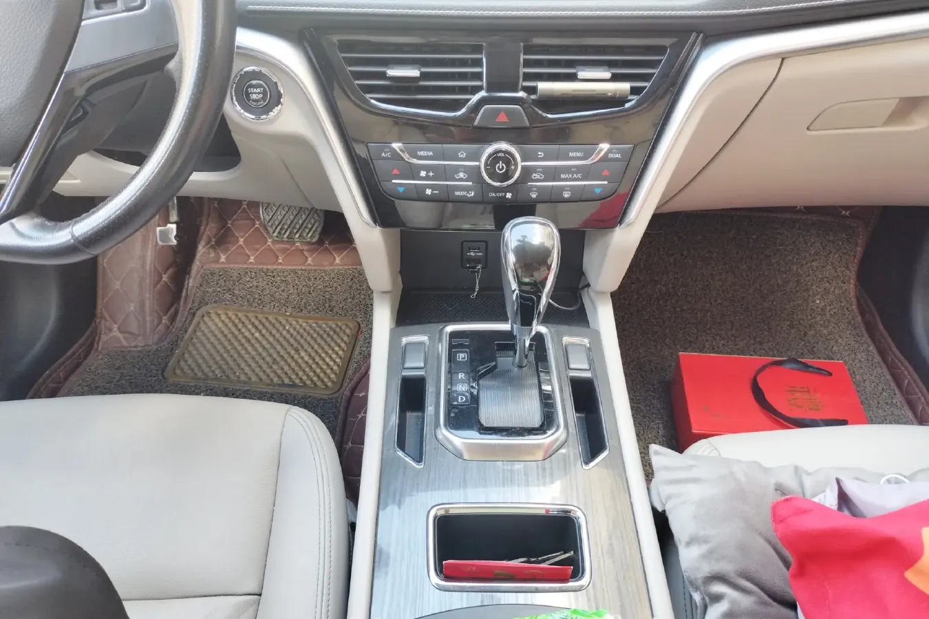 2017 Venucia T90 2.0L 144HP L4 CVT,autocango,china used car exporter,china ev exporter,chinese used car exporter,chinese used ev exporter